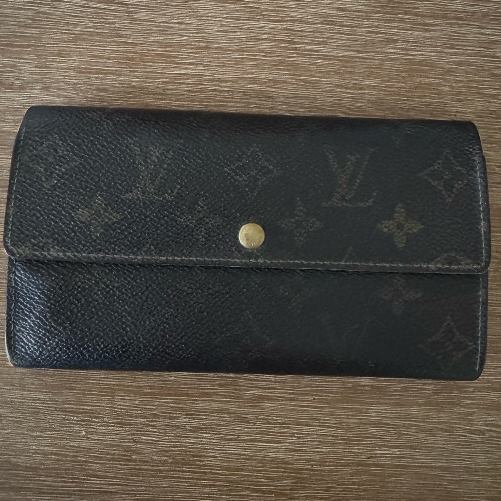 Louis Vuitton Sarah Brown/Tan Monogram Wallet
